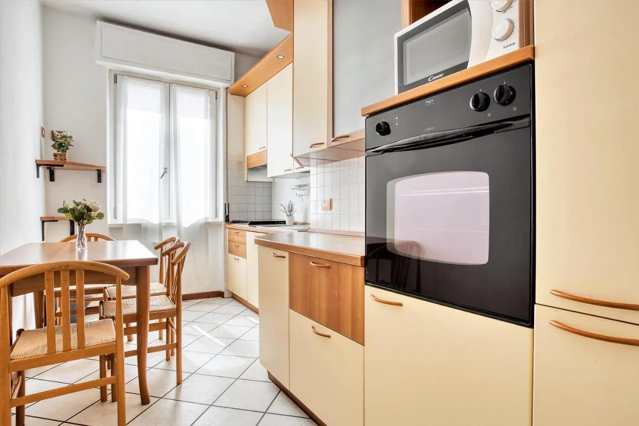 Joivy Cosy Apt In The Giambellino Area Milaan