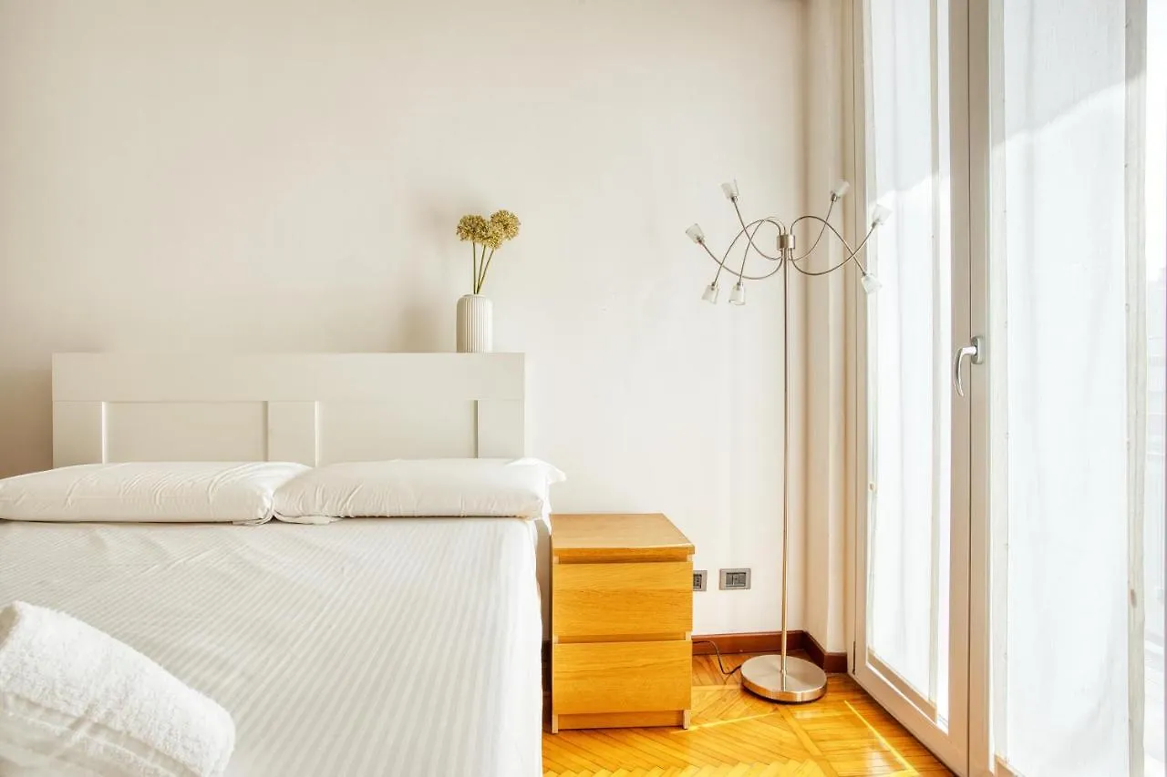 Joivy Cosy Apt In The Giambellino Area Milaan Appartement