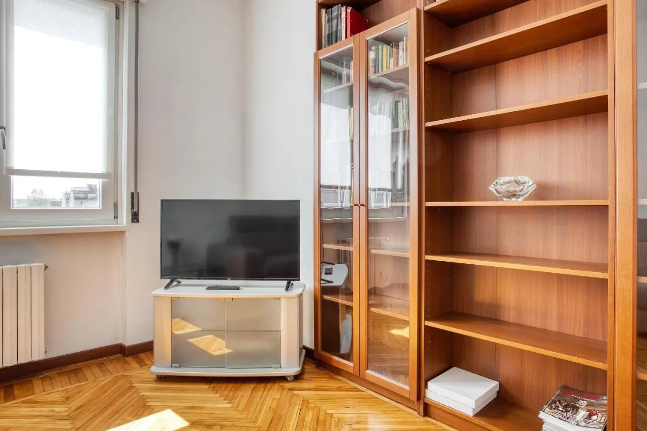 Joivy Cosy Apt In The Giambellino Area Milaan Italië